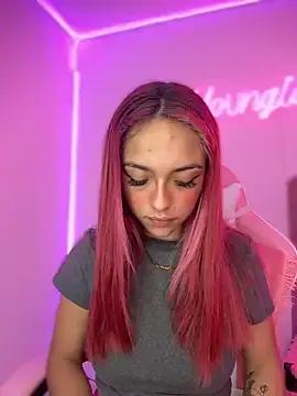 Freechat Yovng___Lau on StripChat