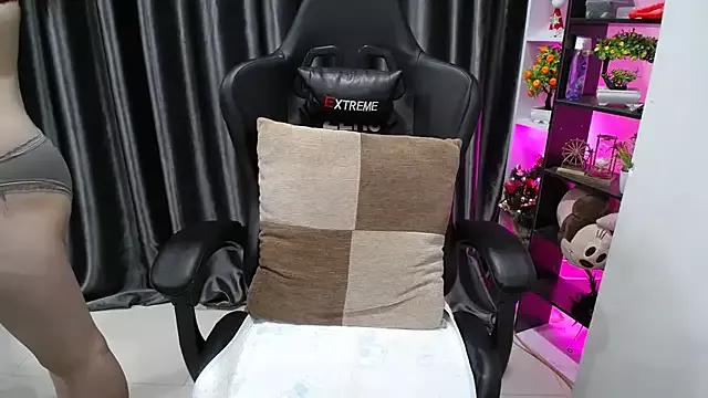 Freechat Yuki-yio on StripChat